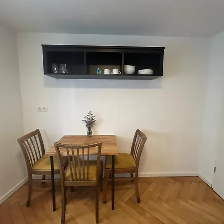 Konukevi Private Mit Eigener Kueche Und In Rheinnaehe Bonn