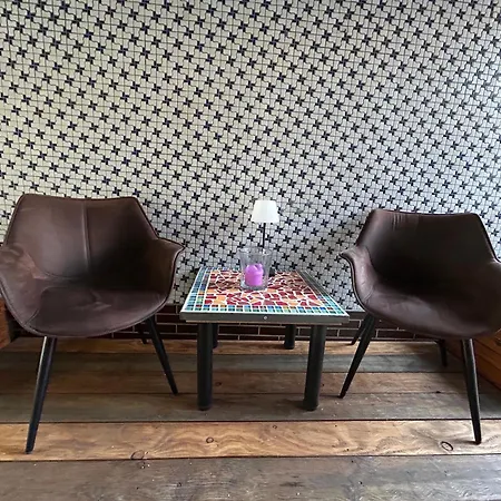 Private Mit Eigener Kueche Und In Rheinnaehe *