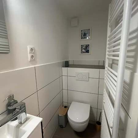 Private Mit Eigener Küche Und In Rheinnähe